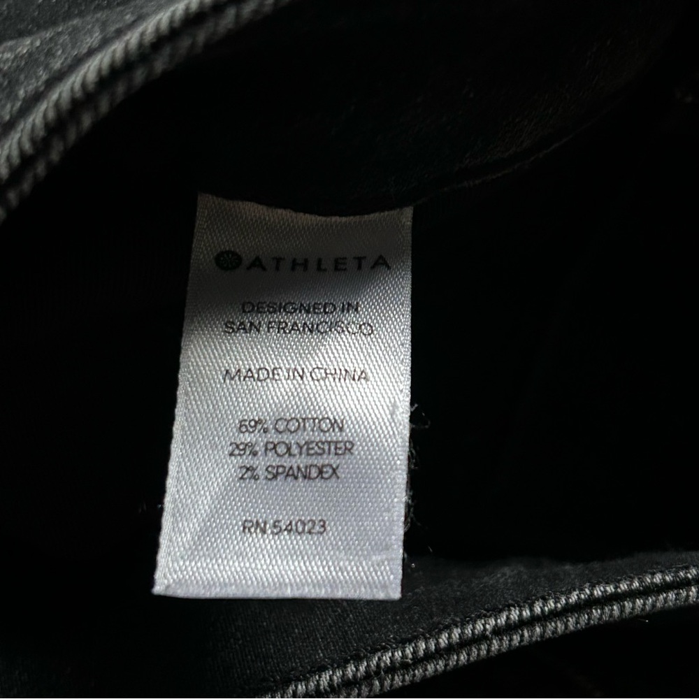 🩷ATHLETA SCULPTEK BLACK SKINNY JEANS SIZE 4 CARBON WASH TREND CAPSULE WARDROBE - Picture 8 of 9